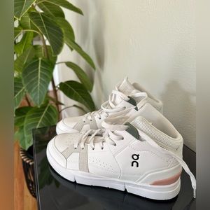 On Cloud The Roger Hightop